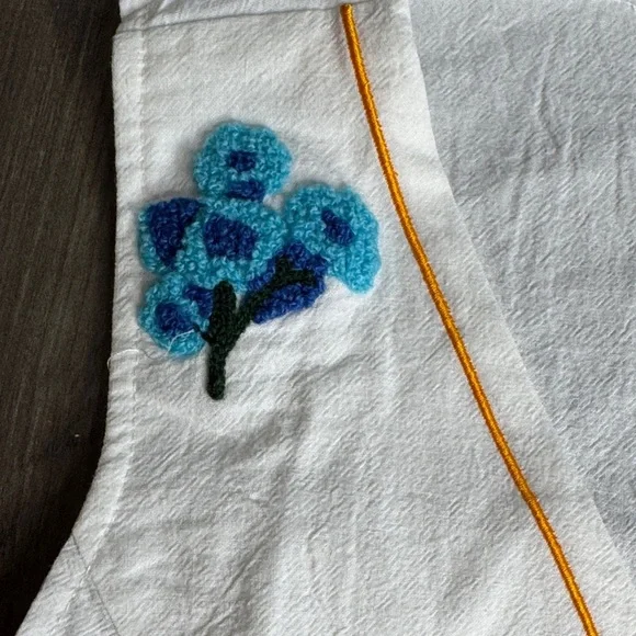 Cottagecore Festival White Short and Vest Set with Floral Embroidery - Picture 9 of 11